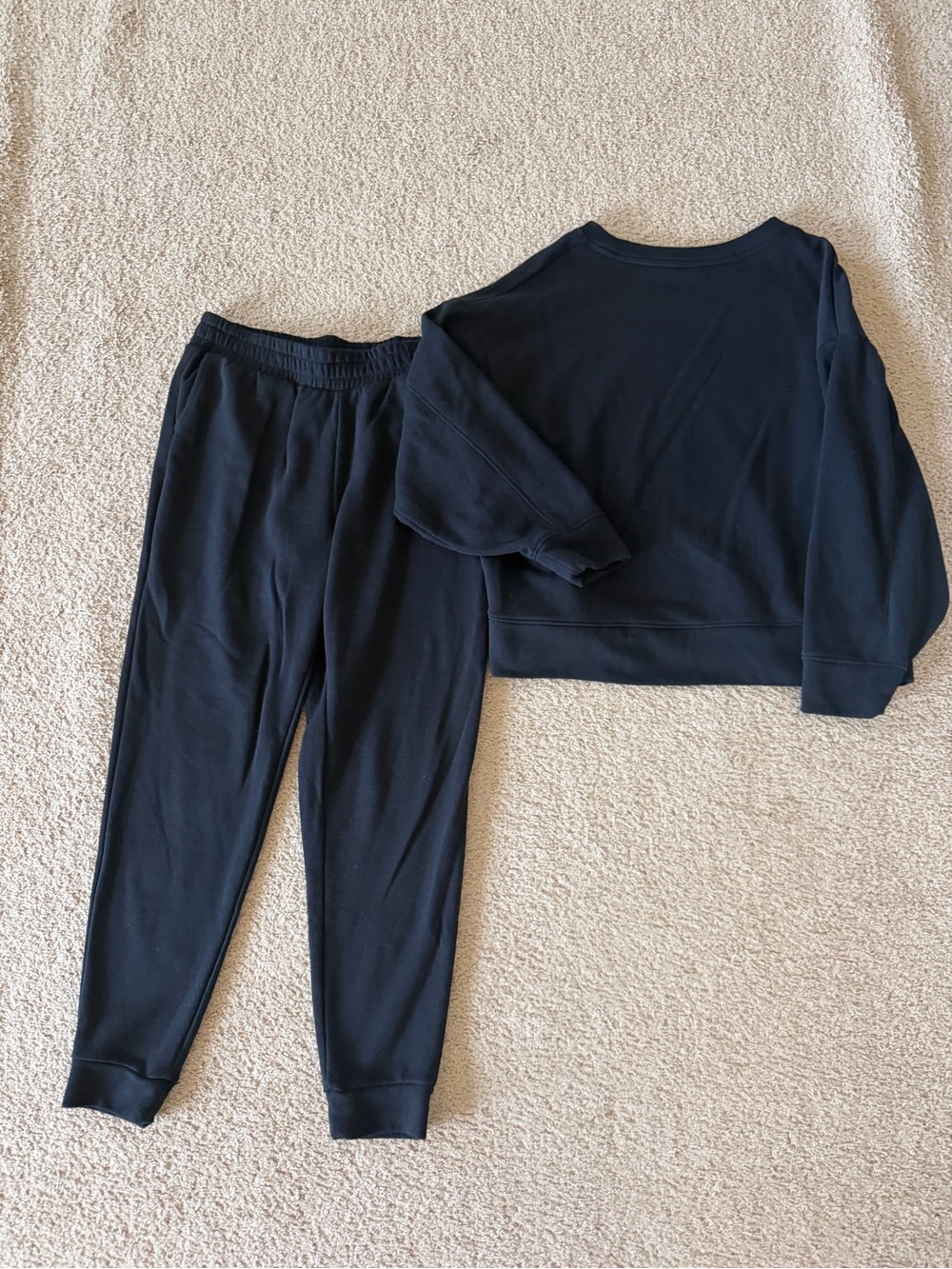 Women’s Jogger Set - Picture 2 of 9